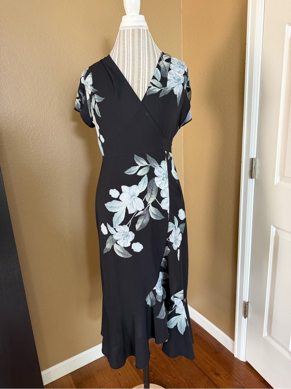 AJOY Black Floral Wrap Dress Size 10 Flutter Sleeve Midi Beach Cover Up